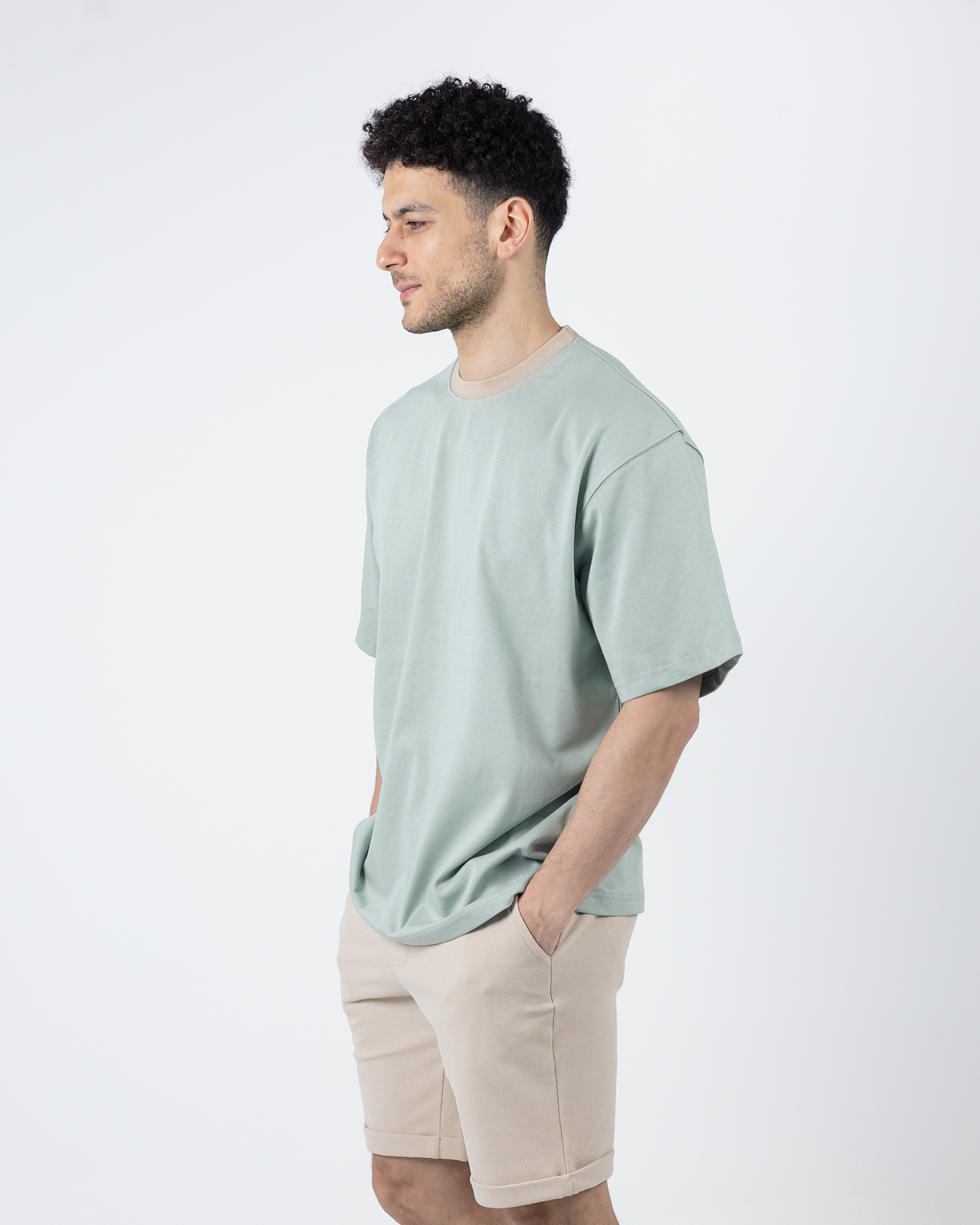 Oversized Mint T-Shirt – Contrast Beige Collar