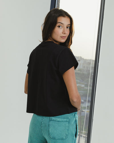 Cropped Basic T-shirt - BLACK