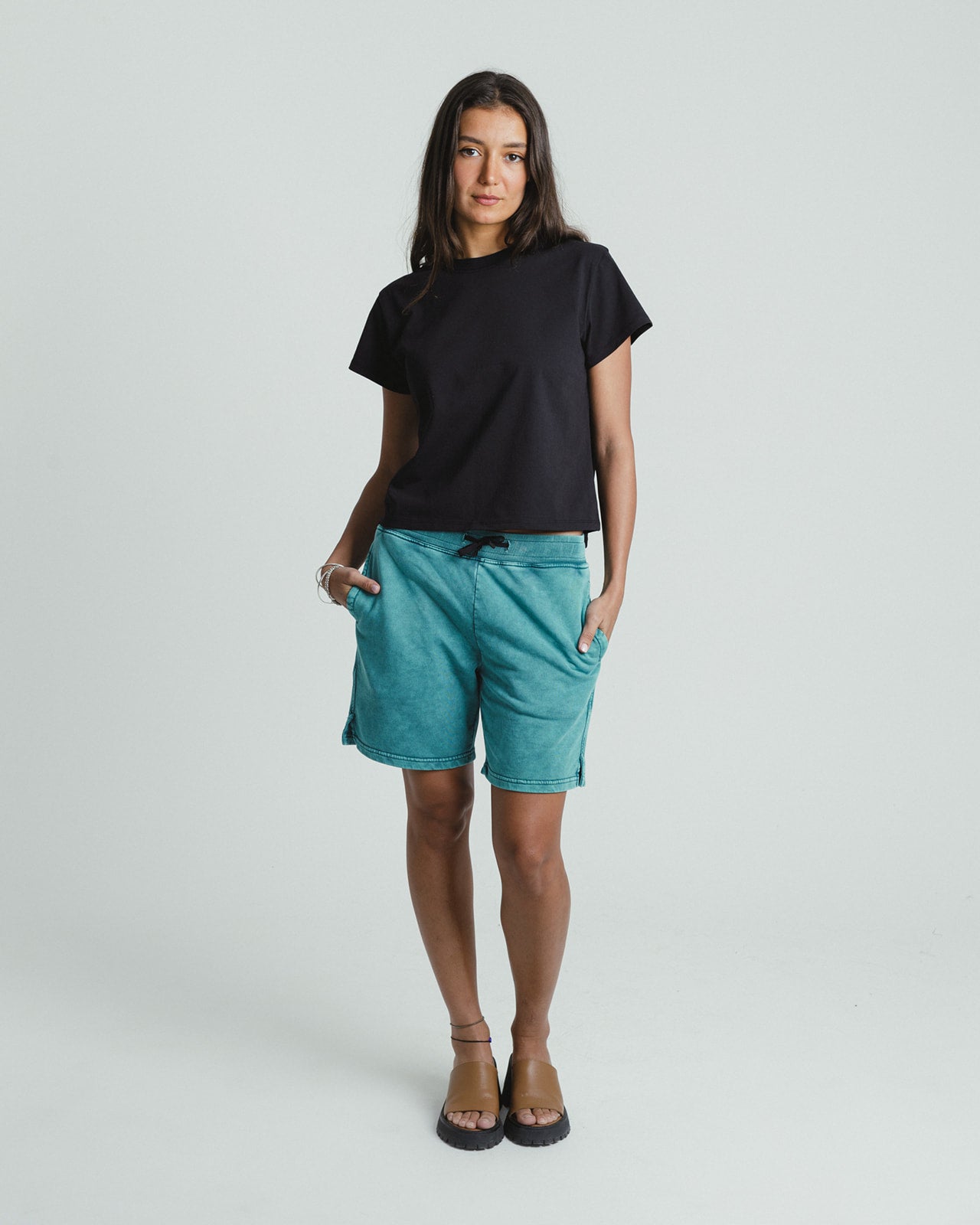 Cropped Basic T-shirt - BLACK