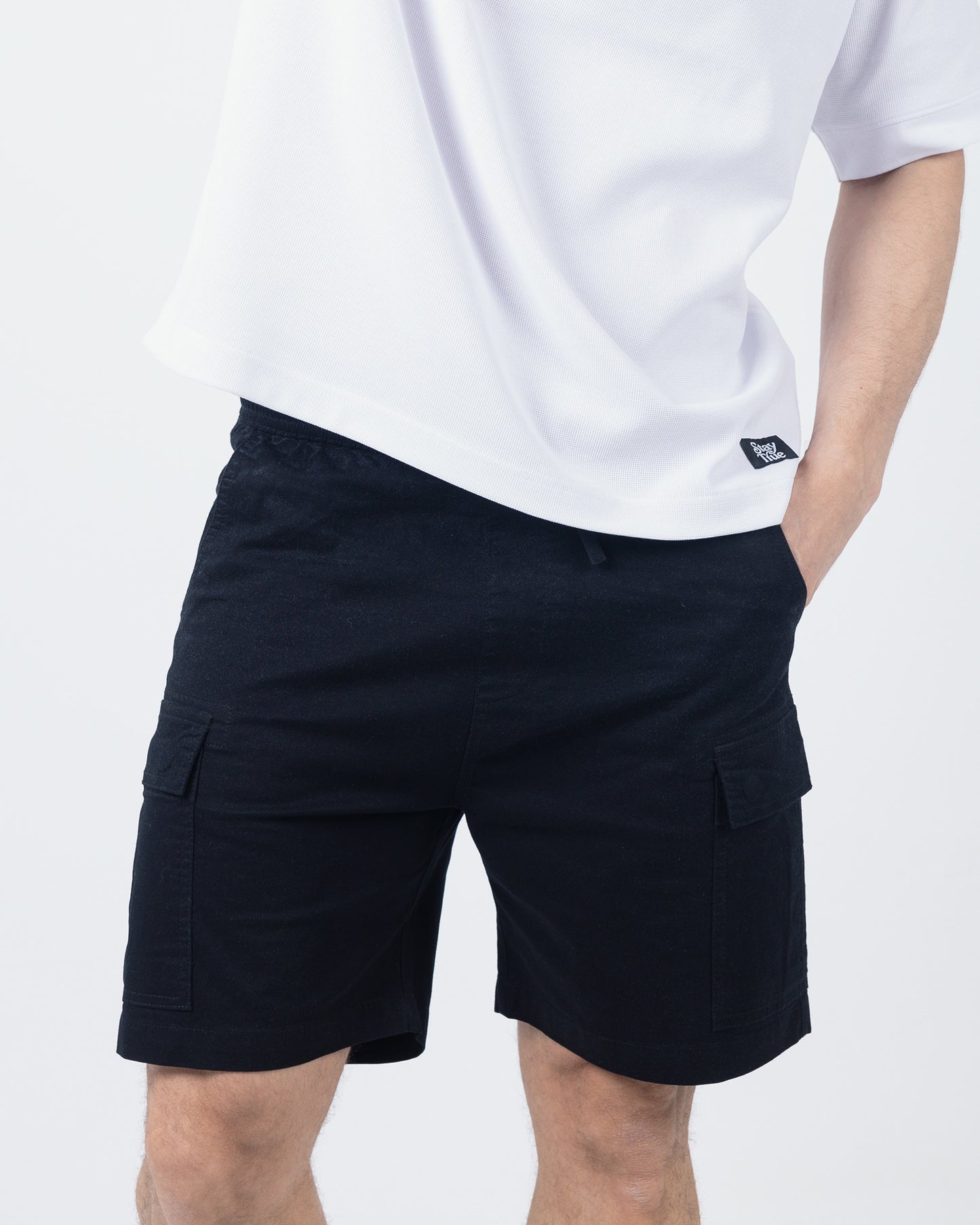Gabardine Cargo Relaxed Shorts – Black