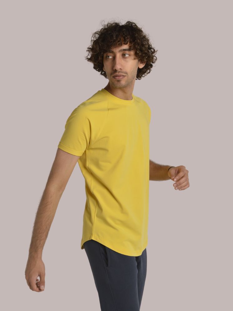 Curved raglan Yellow T-shirt