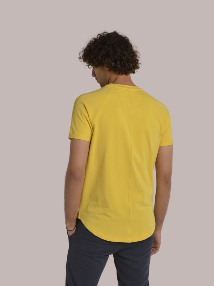 Curved raglan Yellow T-shirt